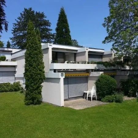 Appartamento Koenigsegg Mit Hallenschwimmbad