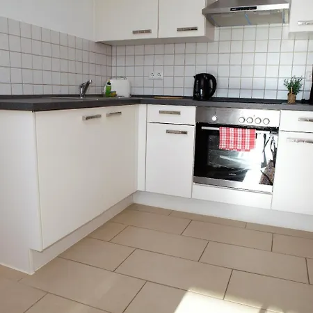 Koenigsegg Mit Hallenschwimmbad Appartamento *