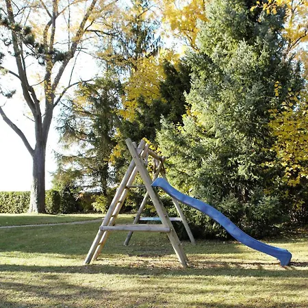 Koenigsegg Mit Hallenschwimmbad *