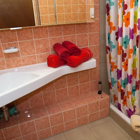 Appartamento Koenigsegg Mit Hallenschwimmbad